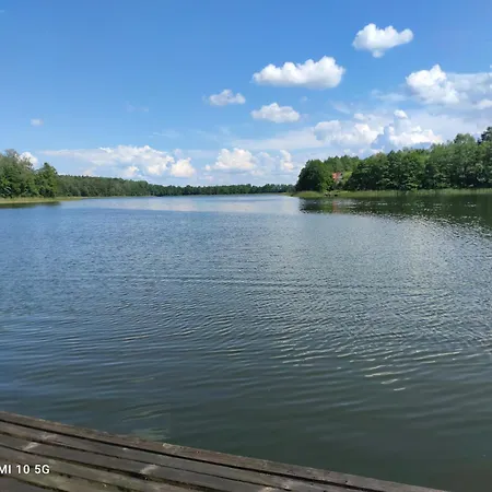 Nad Jeziorem Krzywe Dluzec (Mragowo)
